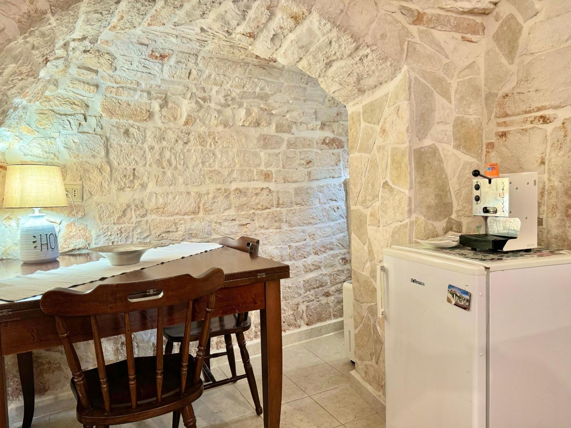 הוילה אלברובלו Trulli Moon חדר תמונה